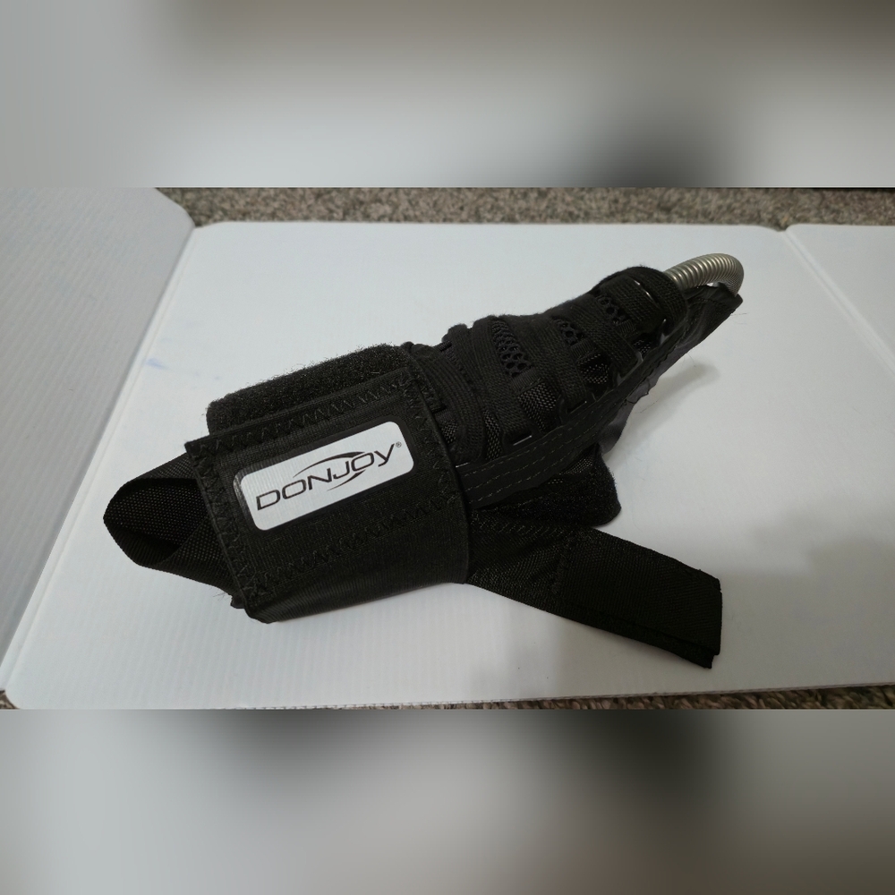 DonJoy Black Lace-Up & Velcro Ankle Brace, Size XS, New Without Tags